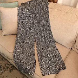 XL Isaac Mizrahi super light summer pant.